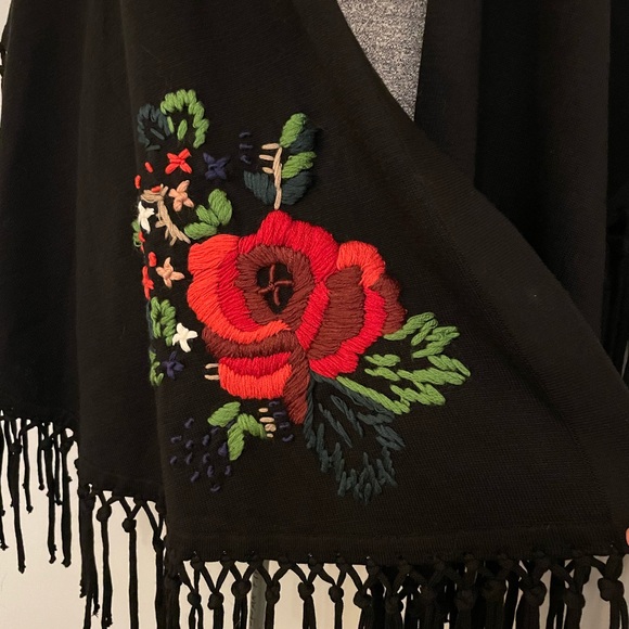 Embroidered Shawl - Picture 6 of 8